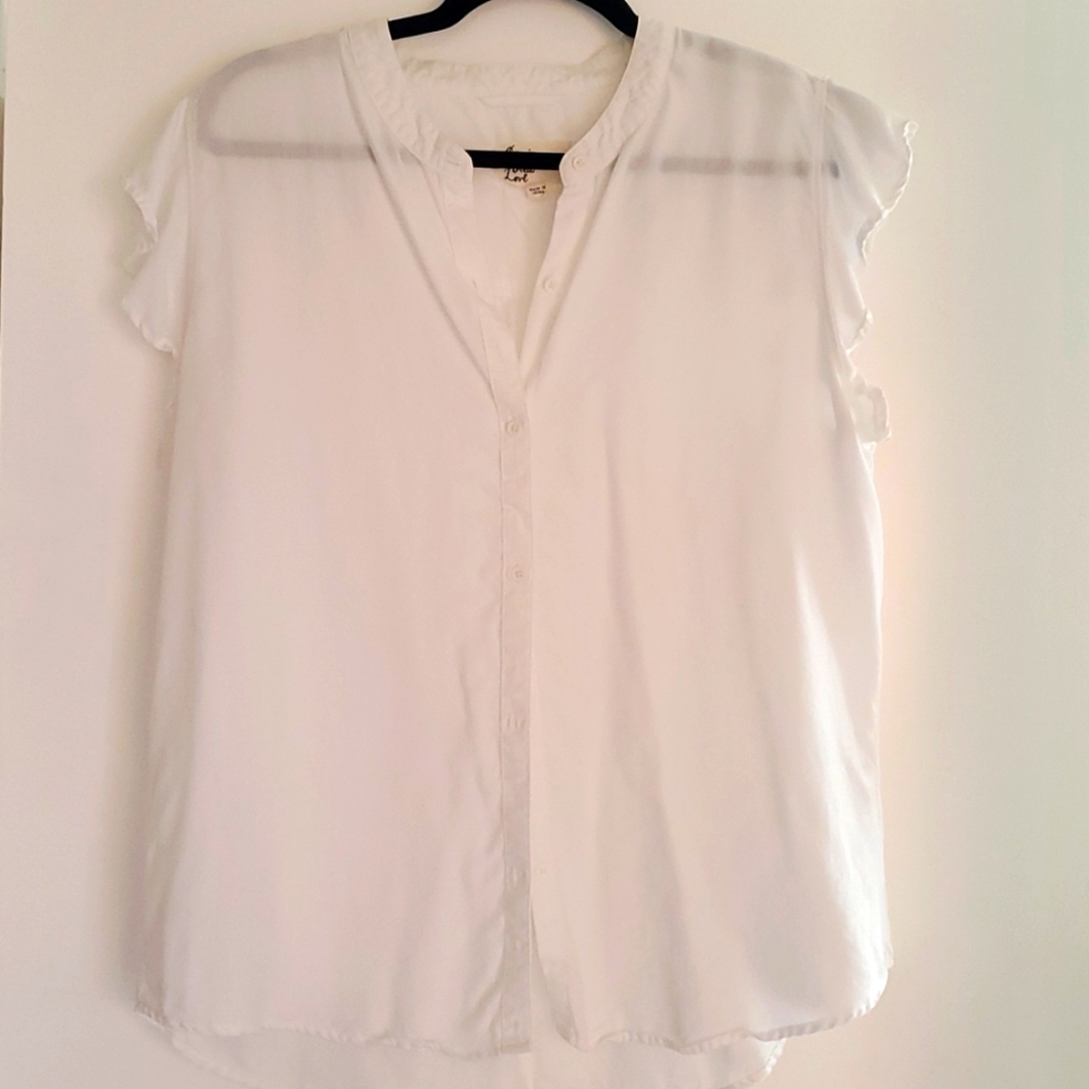 Short-sleeved white linen button down